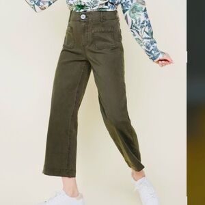 Renaud Olive Green Wide-Leg Crop Pants with patch pockets .